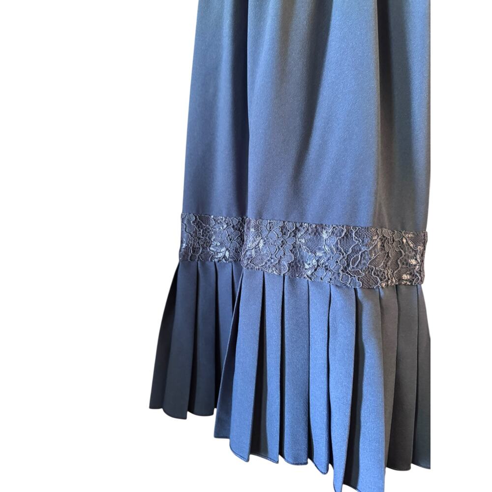 Little Mistress - Picture 2 of 10